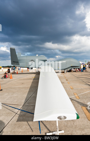 Northrop Grumman RQ-4 Global Hawk Unmanned Aerial Vehicle (UAV) bei Flugschau NAS Jacksonville, Florida, USA Stockfoto