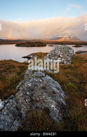 Die zwölf Pins von Conga Lough, Connemara, County Galway, Connaught, Irland. Stockfoto
