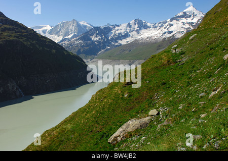 Lagerung See Lac des Dix mit Mt. Mont Blanc de Cheilon in den Rücken, Val Hérens Valley, Wallis, Schweiz Stockfoto