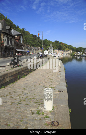 Der Hafen & Marina in der schönen mittelalterlichen Twn von Dinan, Côtes-d ' Armor, Bretagne, Frankreich. Stockfoto