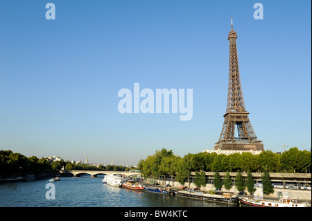 Le Tour Eiffel aus Ile des Cygnes Stockfoto