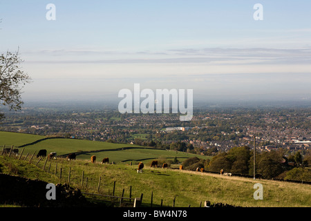 Jodrell Bank Radioteleskop stehend auf The Cheshire Plain unterhalb des Tegg Nase Country Park Macclesfield Cheshire England Stockfoto