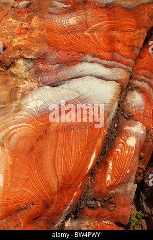 Jordan, Grafschaft Ma'an, Petra, in der Nähe von Mebel Madbah, rot, Farbe, Farbe, braun, Layer, Layer, Stein, Steinen, Felsen, Felsen Stockfoto