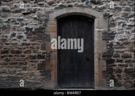 Eine Tür in der Wand am Brasenose Lane, Oxford. Stockfoto