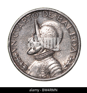 Obverse einer panamaischen Viertel-Balboa-Münze mit dem Porträt von Vasco Núñez de Balboa, Conquistador. Makrobild isoliert auf weißem Hintergrund. Stockfoto