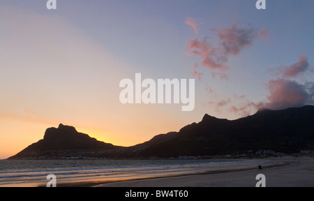 Sonnenuntergang über Hout Bay, Kapstadt, Südafrika Stockfoto