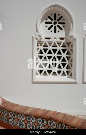 Typische arabische Witwe Design mit geometrischem Muster, Sharm el Sheikh, Ägypten Stockfoto