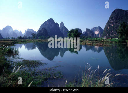 Yangshuo Berge, tagsüber Blick Stockfoto