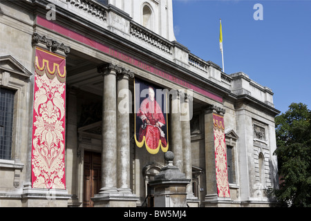 Kardinal John Henry Newman Bild auf öffentlich zur Schau zu Brompton Oratory während der Papstbesuch in das Vereinigte Königreich im Jahr 2010. Stockfoto