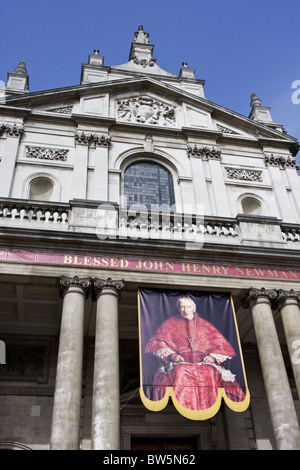 Angezeigt während der Papstbesuch in das Vereinigte Königreich im Jahr 2010, Kardinal John Henry Newman am Brompton Oratorium in London enthüllt. Stockfoto