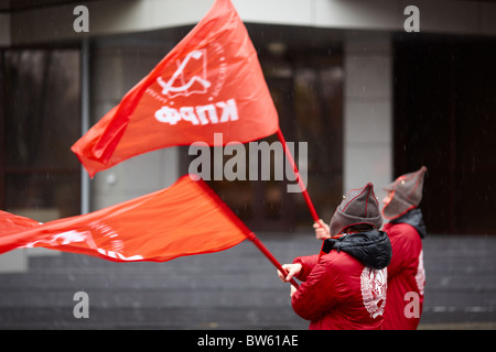 7. November 2010, Mitglieder der kommunistischen Partei auf kommunistische Demonstration in Samara, Russland Stockfoto