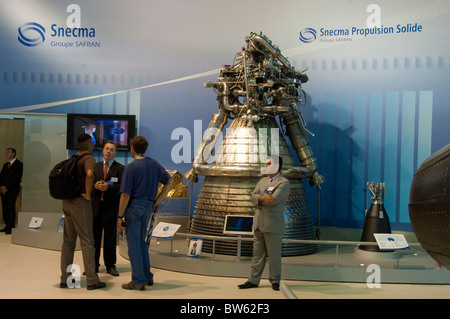 Paris, Fra-nce, öffentliche Veranstaltungen, Unternehmer bei der Paris Air Show in der snecma Firma anzeigen, Flugzeug Jet Engines Stockfoto