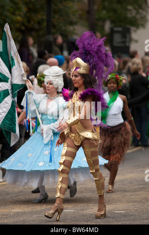 Die Londoner Sambaschule, der Herr Bürgermeister zeigen, London, 2010 Stockfoto