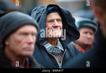 7. November 2010, Mitglieder der kommunistischen Partei auf kommunistische Demonstration in Samara, Russland Stockfoto