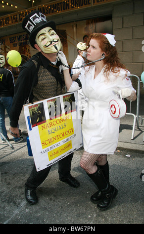 Anonyme Gruppe Proteste außen Kirche von Scientology Stockfoto