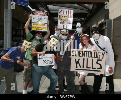 Anonyme Gruppe Proteste außen Kirche von Scientology Stockfoto