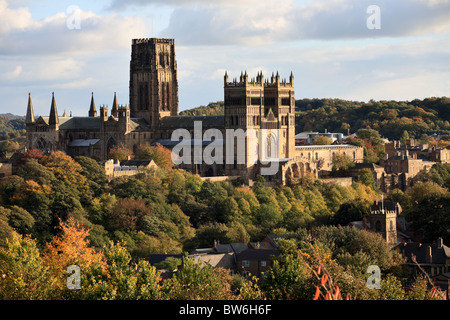 Herbstblick auf die Kathedrale von Durham, Durham, England Stockfoto