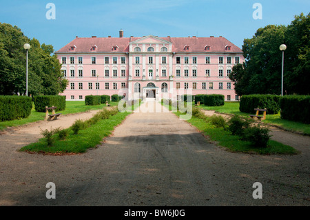 Studentenwohnheim in den Schulgärten seitnem, Ungarn Stockfoto