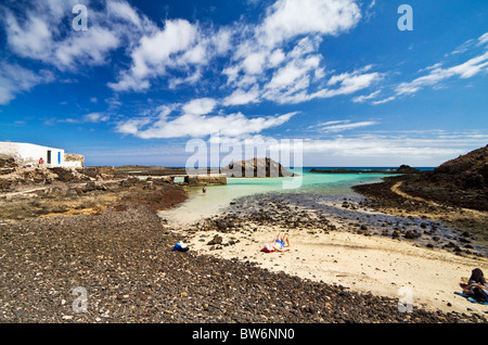 Islote de Lobos. Insel Lobos. Klares blaues Wasser in diese kleine Insel vor Fuerteventura. Kanarischen Inseln. Spanien Stockfoto