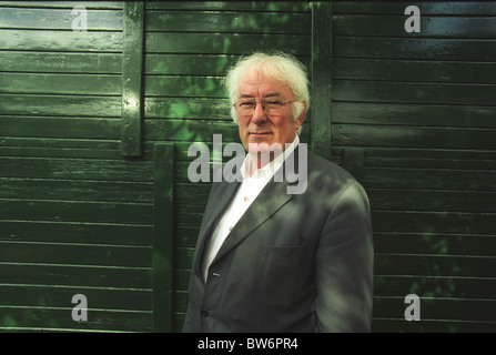 Irischer Schriftsteller, Autor, Dozent und Dichter Seamus Heaney. Gewinner des Nobelpreises für Literatur. Stockfoto