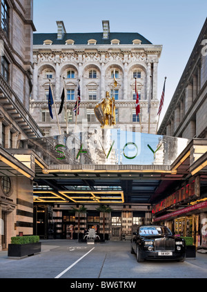 Das renovierte Savoy Hotel in London - wurde im Oktober 2010 neu eröffnet. Stockfoto