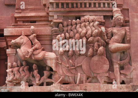 Mittelalterliche Sandstein Skulpturen im Vithala Tempel in Hampi, Süd-Indien Stockfoto