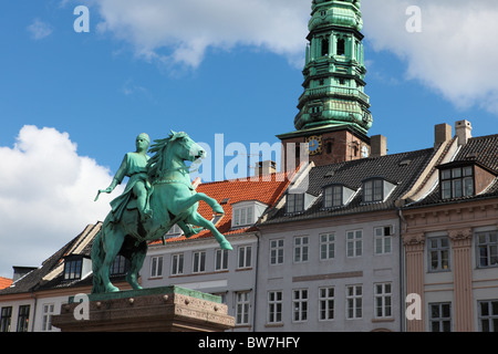 Reiterstatue des dänischen Nationalhelden Erzbischof Absalon, Gründer der Stadt Kopenhagen in Kopenhagen Stockfoto