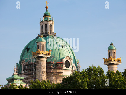 Karlskirche in Wien, eines der berühmtesten Gebäude in der österreichischen Hauptstadt Stockfoto