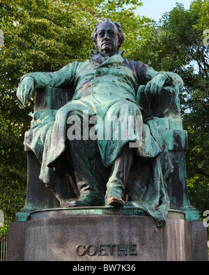 Statue von Goethe außerhalb der Burggarten in der Innenstadt von Wien, Österreich, Europa. Stockfoto