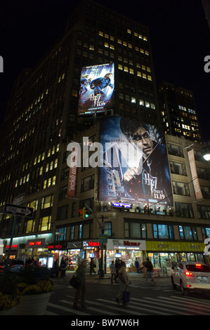 Eine Plakatwerbung des neuen Harry Potter Films, "Harry Potter und die Heiligtümer des Todes", gesehen auf in New York Stockfoto