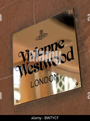 Shop-Beschilderung in einem Einkaufszentrum Stockfoto