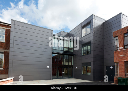 Außenseite des Portsmouth Gymnasium neue Wissenschaft Block Stockfoto