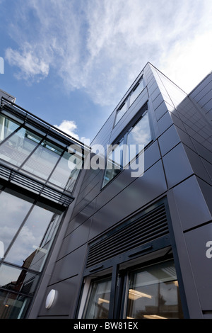 Außenseite des Portsmouth Gymnasium neue Wissenschaft Block Stockfoto