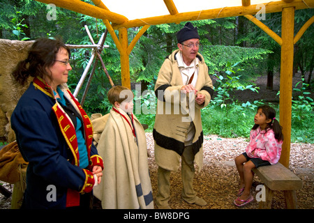 Historisches Reenactment an Fort Clatsop National Memorial in der Nähe von Astoria, Oregon, USA. Stockfoto