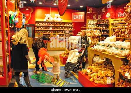 Hamley's Toy Store Innenraum, der Regent Street, West End, Westminster, London, England, Vereinigtes Königreich Stockfoto