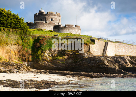 St. Mawes Castle Cornwall vom darunter liegenden Strand Stockfoto