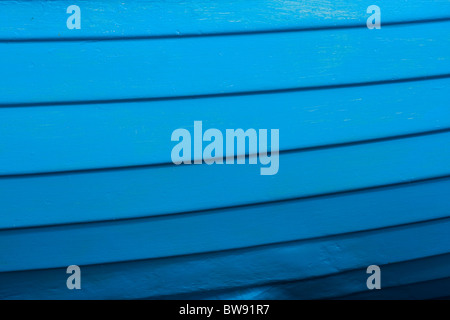 Abstrakte Schuss von einem blauen Holzboot Rumpf. Stockfoto