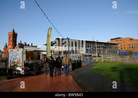 Nationalversammlung für Wales & Pierhead Gebäude auf Cardiff Bay South Wales UK Stockfoto