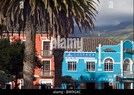 Gebäude auf der Plaza de Armas, Guaranda, Bolivar, Ecuador Stockfoto