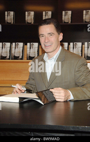 James McGreevey Signierstunde für die Beichte Stockfoto