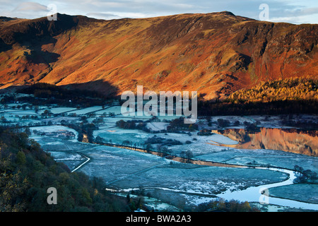 Frostigen Novembermorgen aus Überraschung Ansicht, Derwentwater, Englisch Seen, Cumbria Stockfoto