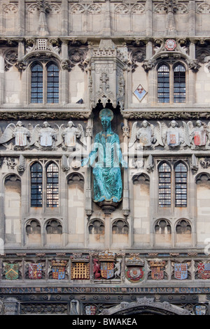 Statue von Christus und Detail des Tores Christchurch, Canterbury Cathedral Stockfoto