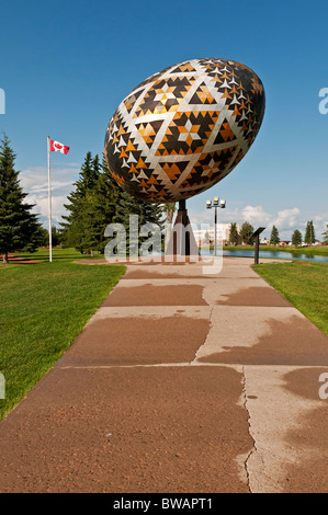 Vegreville (Alberta, Kanada) riesige Pysanka: der weltweit größte ukrainische Osterei. Stockfoto