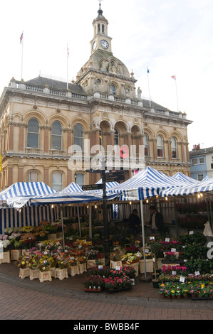 Ipswich Marktstände Town Hall Square Center Zentrum Gebäude Stockfoto