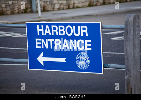 Schild für die Hafeneinfahrt in Yarmouth, Isle of Wight, Hampshire, Großbritannien Stockfoto