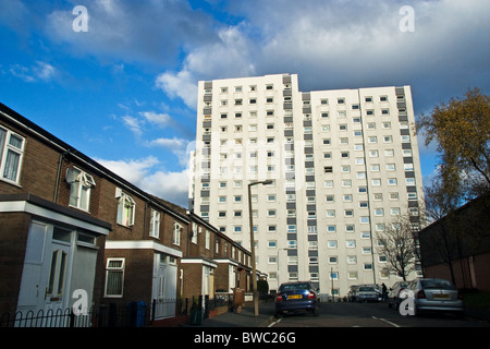 1970er Jahre Hochhaus Gemeindewohnungen, Oldham, größere Manchester, UK Stockfoto