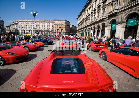 Ferrari-Konvention in Piazza Duomo Mailand Italien Stockfoto