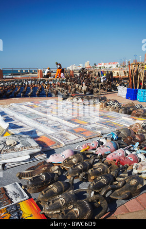 Afrikanischen Souvenirs zum Verkauf auf der Straße, Summerstrand, Port Elizabeth, Eastern Cape, Südafrika Stockfoto