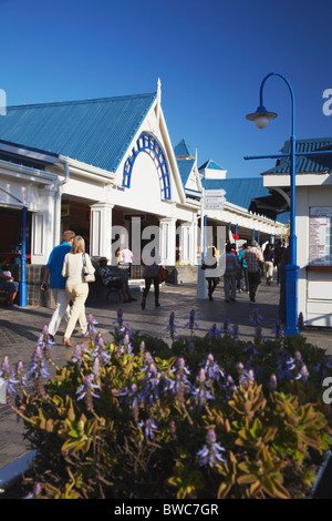 Menschen an der Promenade Unterhaltung Komplex, Summerstrand, Port Elizabeth, Eastern Cape, Südafrika Stockfoto