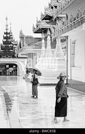 Shwedagon Pagode Tempel in Yangon Rangun Myanmar Birma birmanischen buddhistischen anzeigen Stockfoto